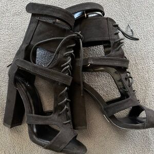 Windsor Cindy lace up block heels